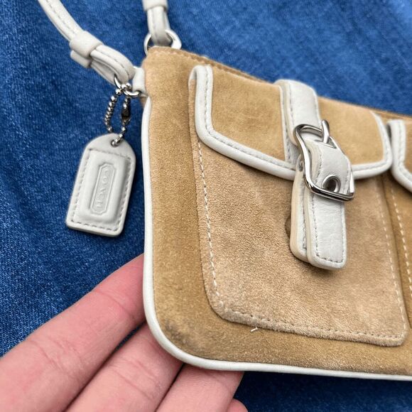 Vintage Coach Soho Buckle Suede Leather Wristlet in Tan & Cream - Picture 3 of 11